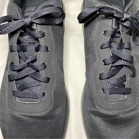 Black Nike Air Running Shoes - Picture 12 of 12